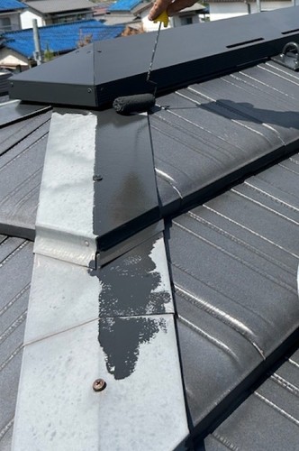 戸建て屋根塗装工事と一緒に棟板金のお塗り替え